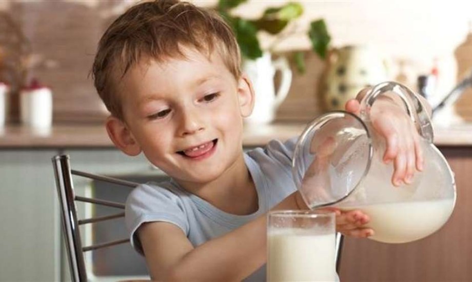 3 عادات غذائية تقلل الكالسيوم في جسم طفلك