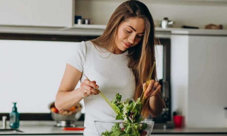 لماذا تخسر وزنا أكثر عندما تطهو طعامك بنفسك؟