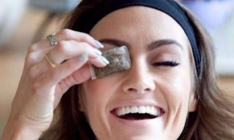 كيف تحضر كمادات الشاي الآمنة للعينين؟