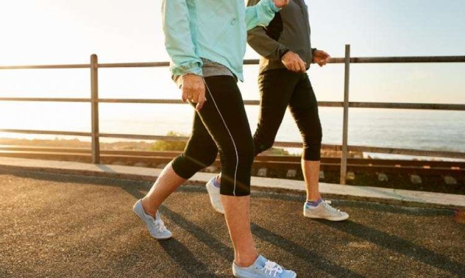 أيهما أفضل المشي قبل أو بعد تناول الطعام؟