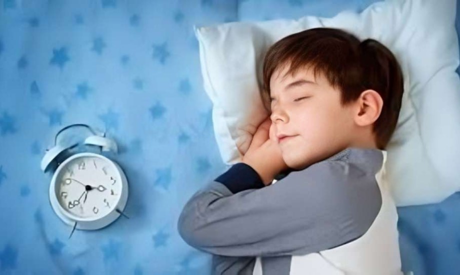 كيف يسرق سلس البول نوم الأطفال ويعيق تفاعلهم الاجتماعي؟