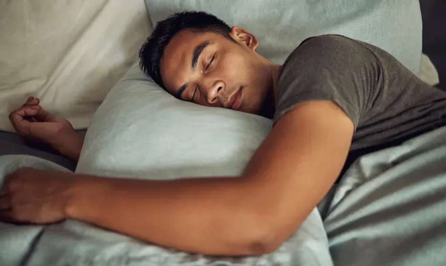 النوم الطويل يزيد خطر السكري لدى الرجال دون النساء