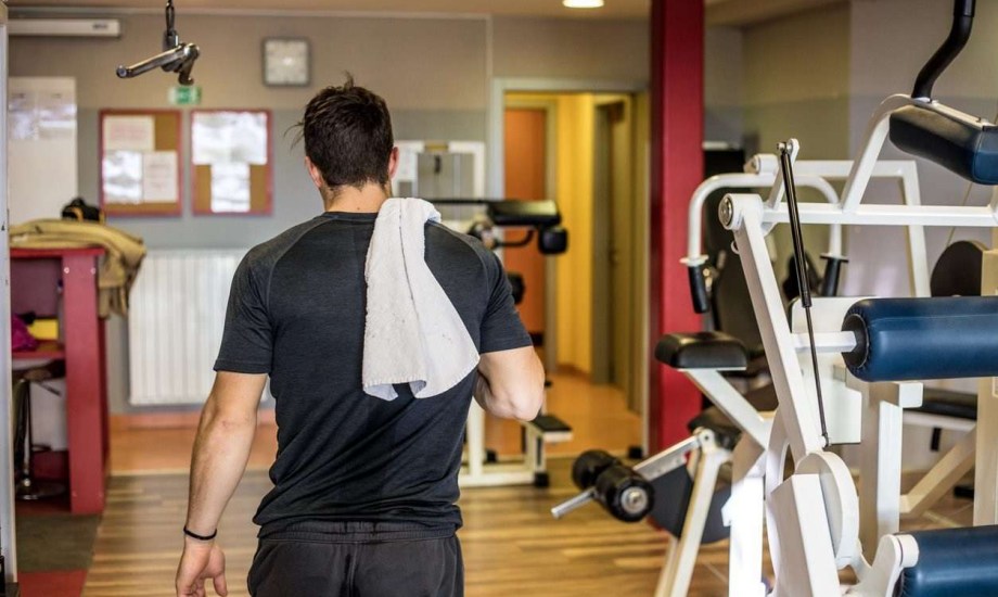 هل تستحم قبل الرياضة أم بعدها؟