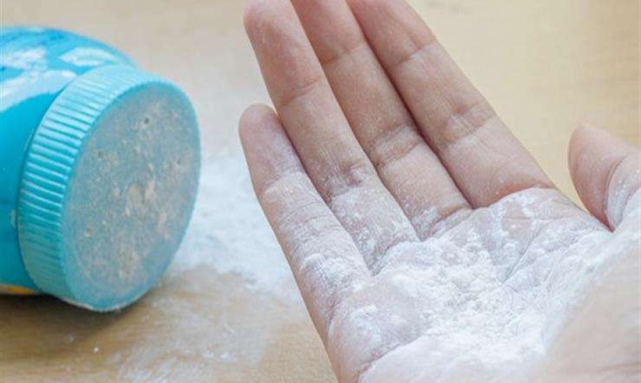 فوائد بودرة التلك للرجال