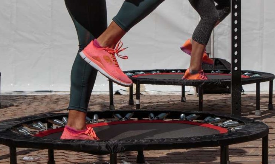 لماذا أصبح الترامبولين التمرين المفضل للكثيرين؟