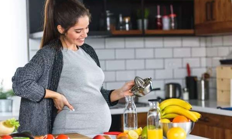 هل يتعرف الجنين على نكهات الطعام قبل ولادته؟