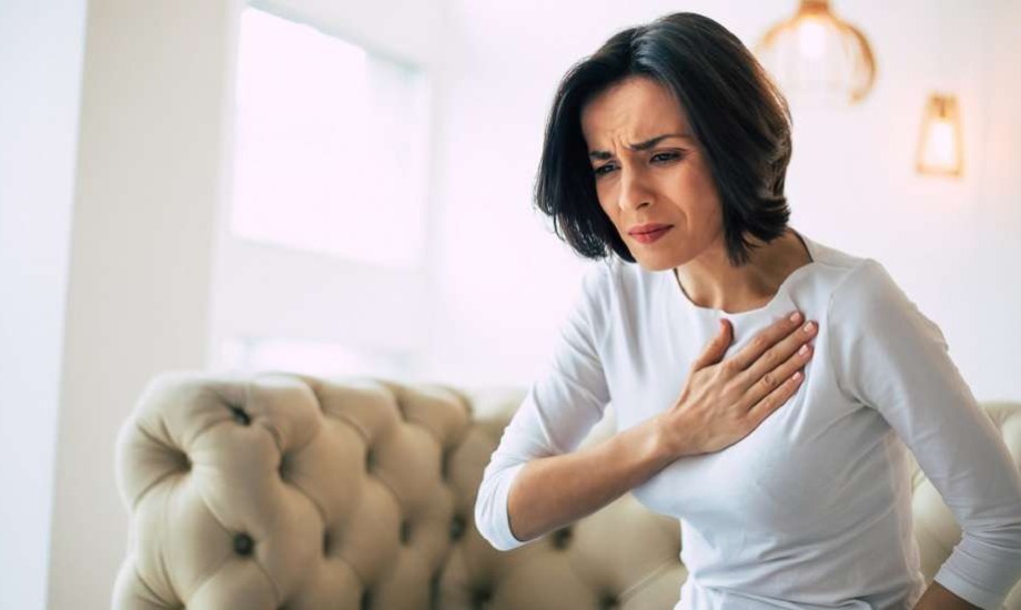 أسباب غير تقليدية تهدد النساء الشابات بالنوبات القلبية