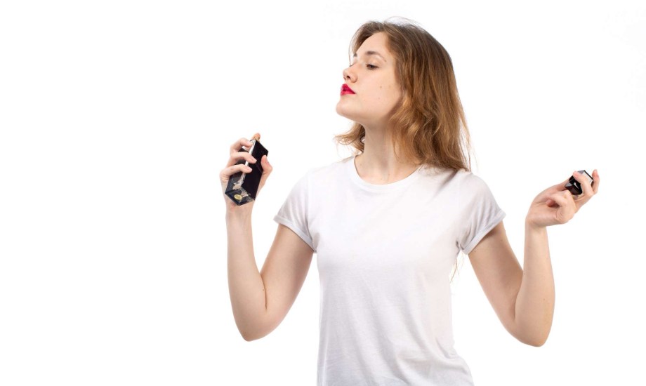 مخاطر رش العطر على الرقبة