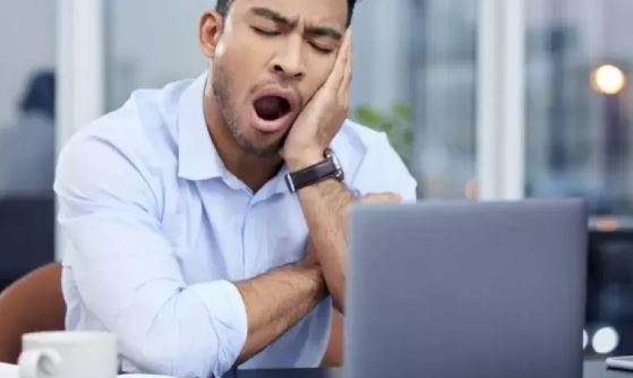 4 علامات للتثاوب المفرط تشير إلى اضطرابات عصبية خطيرة