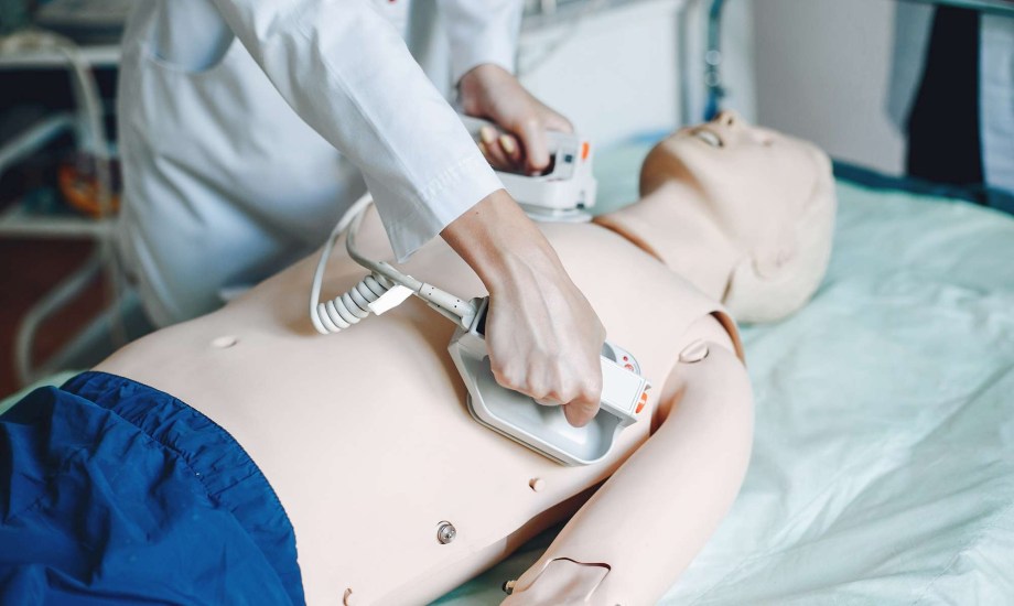 جهاز الصدمات الكهربائية للقلب