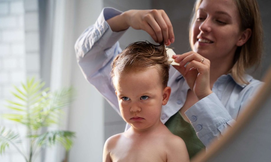 طرق لزيادة نمو شعر الطفل