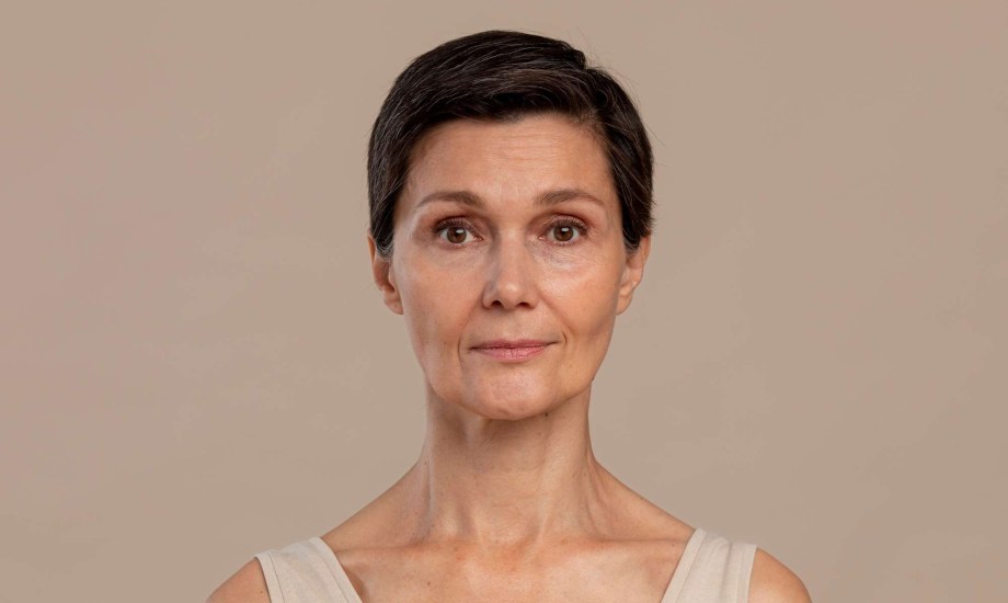 شد الرقبة والتخلص من التجاعيد