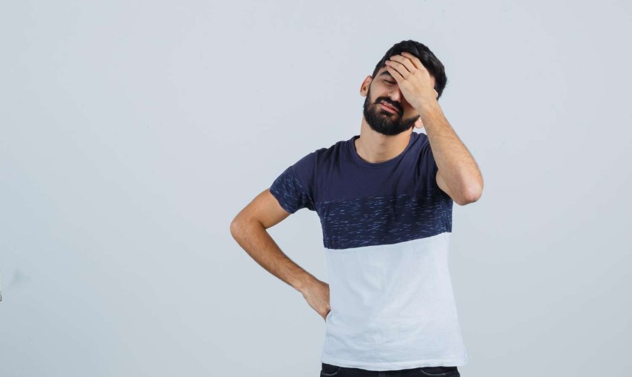 الصداع عند الانحناء