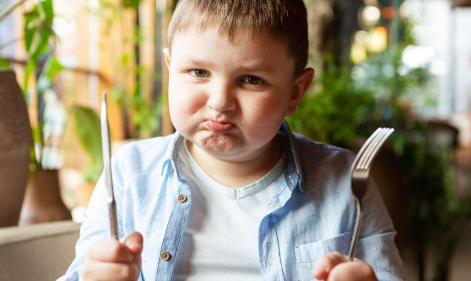 تخفيف توتر الوالدين يحد من سمنة الأطفال ويعزز أساليب التربية الإيجابية