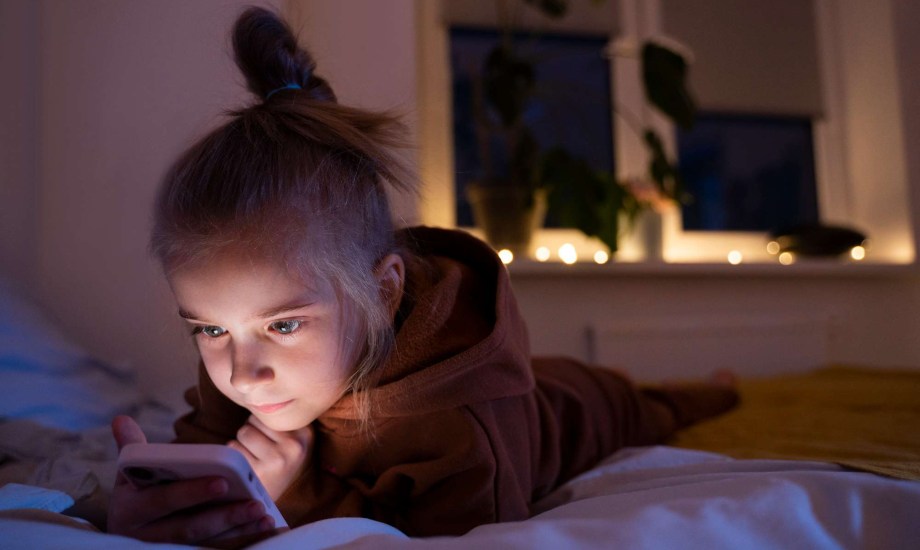 مخاطر السهر للأطفال