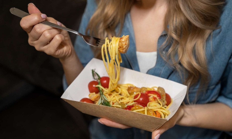 إعادة تسخين المكرونة