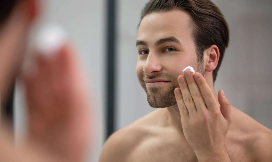 روتين العناية ببشرة الرجال