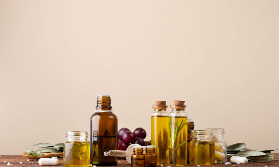 الزيوت الطبيعية لترطيب السرة