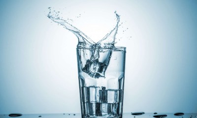 كوب مياه باردة