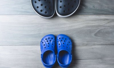 فوائد وأضرار ارتداء الكروكس