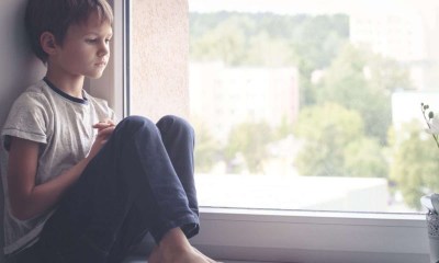 كيف تكتشف أن طفلك يعاني من الإهمال العاطفي؟