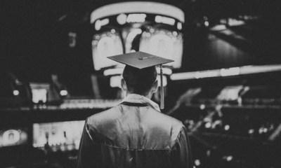 أسباب اكتئاب ما بعد التخرج
