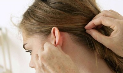  لماذا يجب أن تنتبه لتنظيف خلف أذنيك أثناء الاستحمام؟