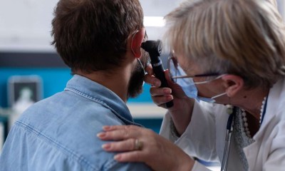 أسباب وأعراض ثقب طبلة الأذن