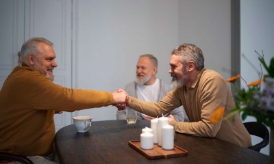 كبار السن الذين يحافظون على تفاعل اجتماعي نشط يتمتعون بعمر أطول