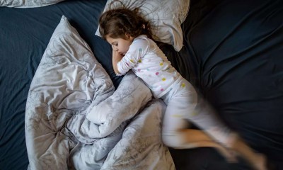 لماذا تشتد متلازمة تململ الساقين ليلاً؟