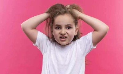 من اللعب إلى الاضطراب.. كيف نميز بين شد الشعر العادي والمرضي عند الصغار؟