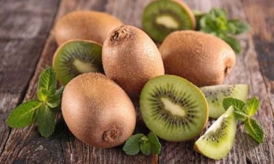 اكتشف قوة الكيوي.. فاكهة خارقة تعزز صحتك من القشرة حتى اللب