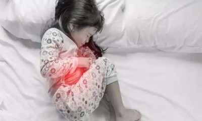 5 أطعمة ومشروبات تزيد اضطرابات المعدة عند الأطفال