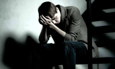 كيف يمكن أن يكون البكاء طريق الرجال إلى الصحة النفسية؟