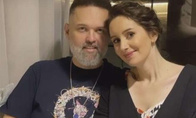 الفنان محمد محمود عبدالعزيز وزوجته