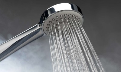 الاستحمام بالماء الساخن