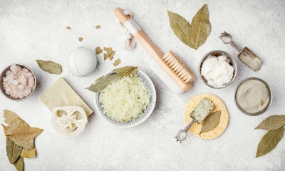 مقشرات طبيعية للوجه والجسم