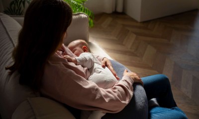 اكتئاب مستمر بعد الولادة