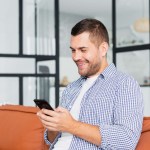 تطبيق عبر الهاتف يقلل القلق لدى المصابين بالتوحّد