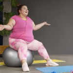 هل تكتسب النساء وزن بعد انقطاع الطمث؟