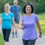 المشي يخفف التعب لدى مرضى ورم القولون