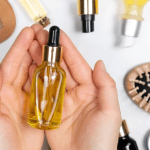 الطريقة الصحيحة لاستخدام زيت الشعر لمكافحة التساقط