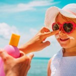 كيف تختار واقي الشمس الآمن لطفلك؟