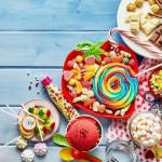 هل نشهد نهاية الألوان الصناعية؟ تحرك عالمي لاستبدالها بمكونات طبيعية