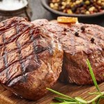 رجل يتوفى بعد تناول لحم البقر 