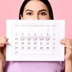 كيف يؤثر توقيت الدورة الشهرية الأولى على صحتك؟
