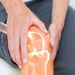 الحل الجراحي لخشونة الركبة.. كيف تحمي مفاصلك من التآكل؟