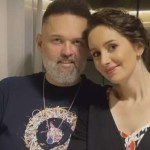 الفنان محمد محمود عبدالعزيز وزوجته