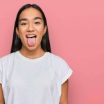 اللسان الأبيض يشير إلى مشكلات صحية