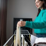 نشر الغسيل داخل المنزل